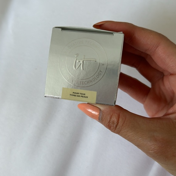 IT Cosmetics CONFIDENCE IN AN EYE CREAM ANTI-AGING PEPTIDE EYE CREAM - Picture 9 of 12